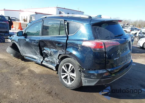 2017 Toyota Rav4 Xle z USA, uszkodzony, nr VIN 2T3RFREVXHW678924